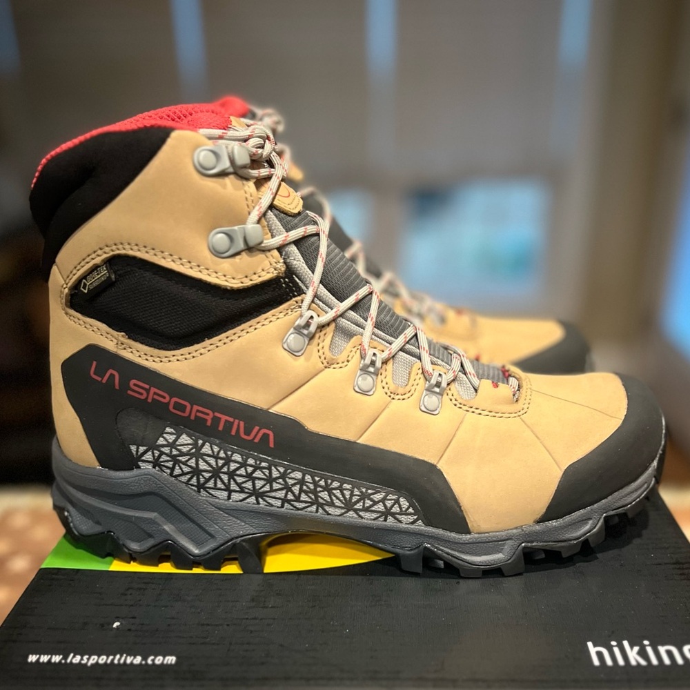 La Sportiva Women’s Nucleo High II GTX Boot; 9.5